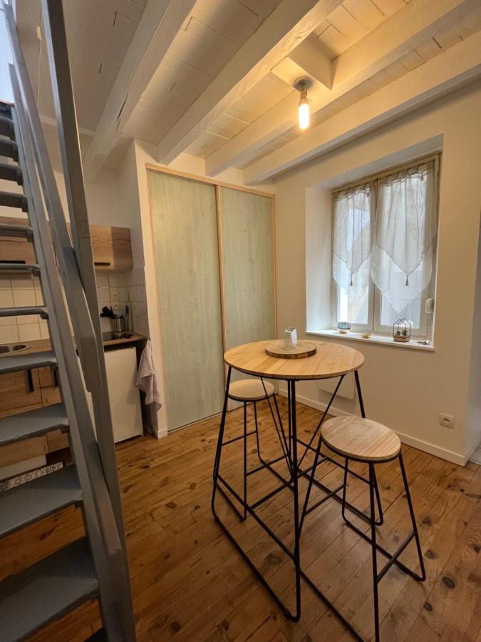 Logement Au Coeur De Дол Екстериор снимка