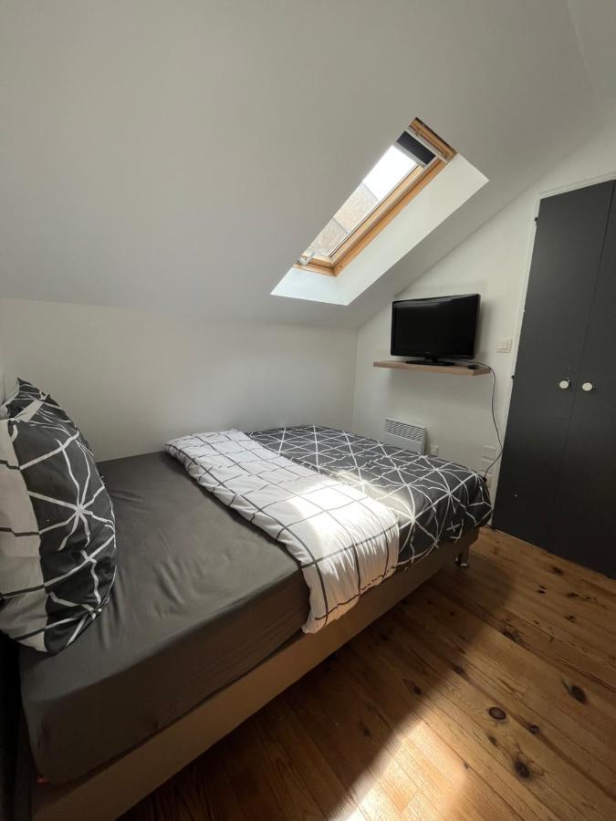 Logement Au Coeur De Дол Екстериор снимка